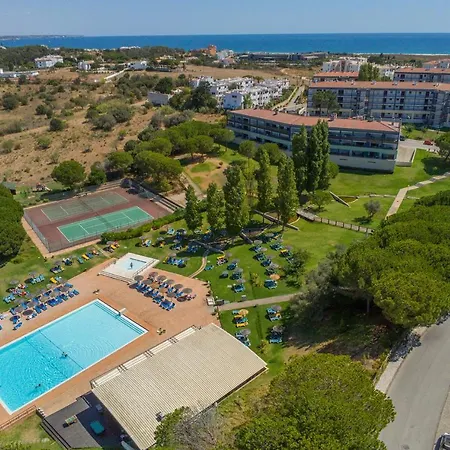 B46 - Marina Park With Seaview